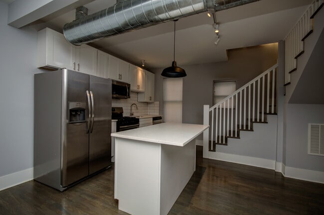 1040 W 18th St in Chicago, IL - Building Photo - Building Photo