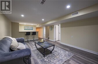 6 Kirkton Ct in London, ON - Building Photo - Building Photo