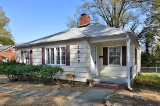 1817 Hillcrest Dr in Durham, NC - Building Photo - Building Photo