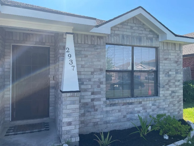 property at 2937 Santa Sofia St