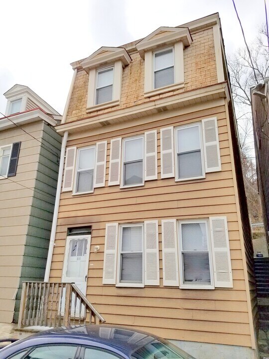 64 Magdalene St in Pittsburgh, PA - Building Photo