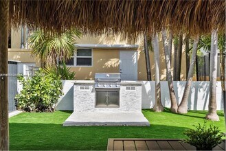 815 W 39th St in Miami Beach, FL - Building Photo - Building Photo