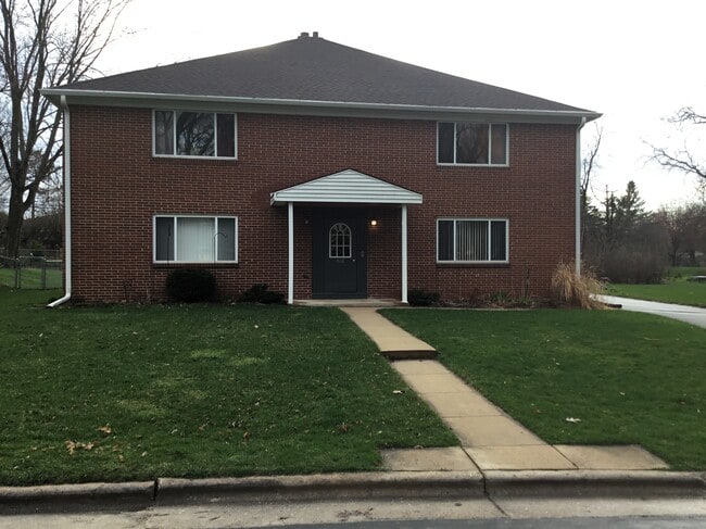 426 Rushmore Ln, Unit 2