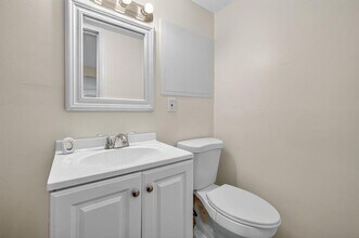 2500 SW 18th Terrace in Fort Lauderdale, FL - Building Photo - Building Photo