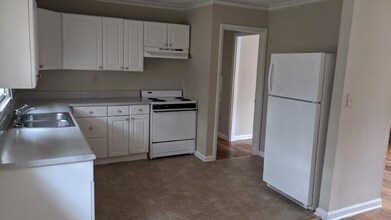 2417 Ousley Ct in Decatur, GA - Foto de edificio - Building Photo