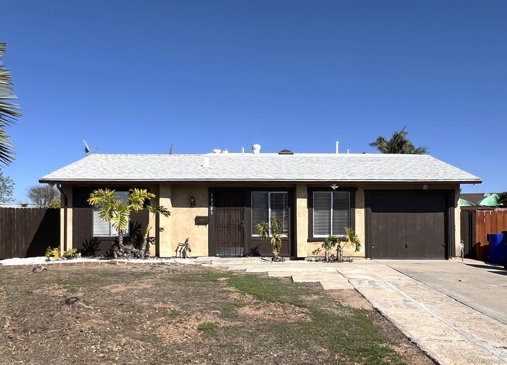 10285 Covina Ct in San Diego, CA - Building Photo