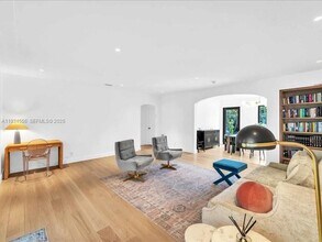 920 W 47th Ct in Miami Beach, FL - Building Photo - Building Photo