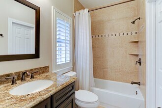 530 Park Trail Ln in Houston, TX - Building Photo - Building Photo