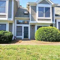 8216 Legare Ct in Charlotte, NC - Building Photo