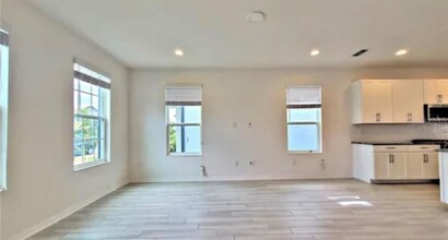 12537 Encore At Ovation Way in Winter Garden, FL - Building Photo - Building Photo