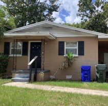 116 Bassedena Cir S in Lakeland, FL - Building Photo