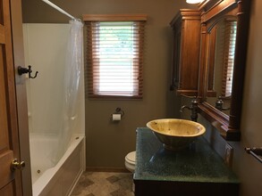 154 Liberty Rd in River Falls, WI - Building Photo - Building Photo