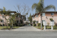 10503-10517 Myrtle St in Downey, CA - Foto de edificio - Building Photo