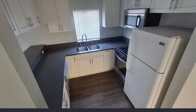 4343 Ventura Canyon Ave, Unit 103 in Los Angeles, CA - Foto de edificio - Building Photo