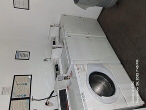 4737 Artesia Blvd in Lawndale, CA - Foto de edificio - Building Photo