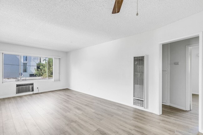 6120 Radford Ave in Los Angeles, CA - Building Photo - Building Photo