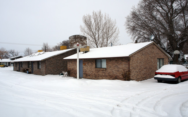 607-609 S Main St in Clearfield, UT - Building Photo - Building Photo