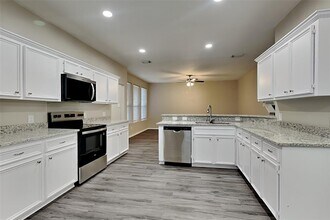 26953 Kings Crescent Dr in Humble, TX - Building Photo - Building Photo