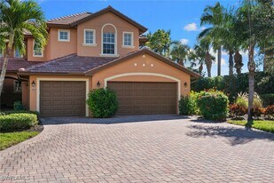 6637 Alden Woods Cir in Naples, FL - Building Photo