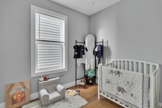 19 Plymouth St, Unit 2 in Cambridge, MA - Building Photo - Building Photo