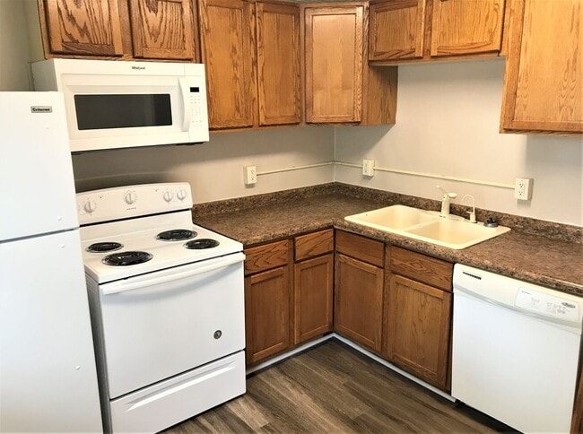 704 E Main St in Urbana, IL - Building Photo - Building Photo