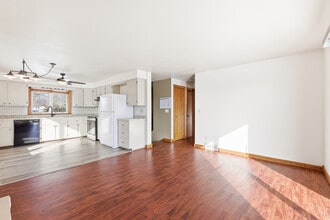 809 W Ridgeview Dr in Appleton, WI - Foto de edificio - Building Photo