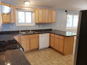 21 1st Ave NE, Unit 1 in New London, MN - Building Photo - Building Photo