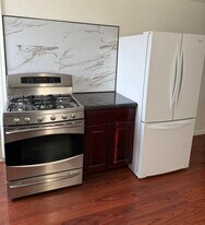 328 H St, Unit Apartment B in Rock Springs, WY - Building Photo