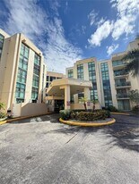 2075 SW 122nd Ave, Unit 405 in Miami, FL - Building Photo