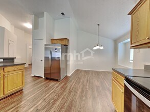 1012 Crane Cir in Saginaw, TX - Building Photo - Building Photo