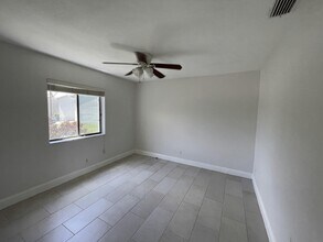 6411 96th Pl S in Boynton Beach, FL - Building Photo - Building Photo