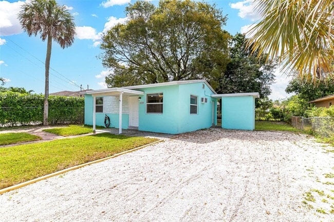 2210 NW 5th St in Fort Lauderdale, FL - Building Photo - Building Photo