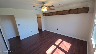 1008 N Oaks Blvd in North Brunswick, NJ - Building Photo - Building Photo
