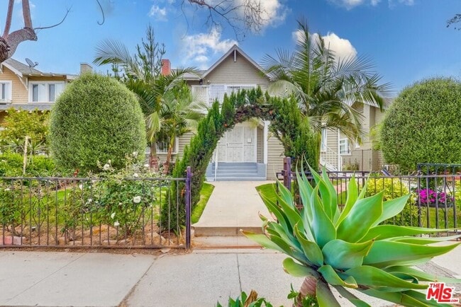 2010 5th Ave in Los Angeles, CA - Building Photo - Building Photo