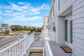 717 Dune Rd in Westhampton Beach, NY - Building Photo - Building Photo