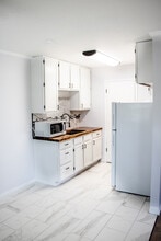 905 N Roche St in Knoxville, IA - Building Photo - Building Photo