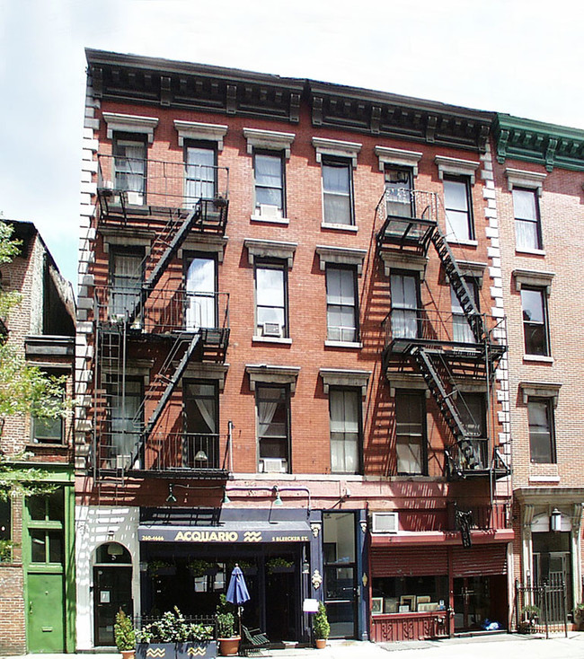 3 Bleecker St in New York, NY - Building Photo - Building Photo