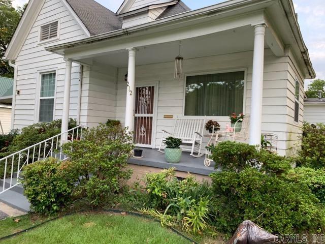 property at 1212 W 11th St