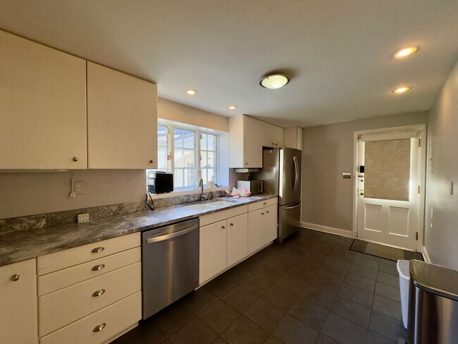 5113 N Charles St in Baltimore, MD - Building Photo - Building Photo