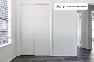 Private bedroom in 4 bed/1 bath Home in Austin, TX - Building Photo - Building Photo
