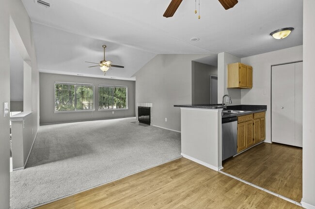 Village Club of Farmington Hills in Farmington Hills, MI - Building Photo - Building Photo