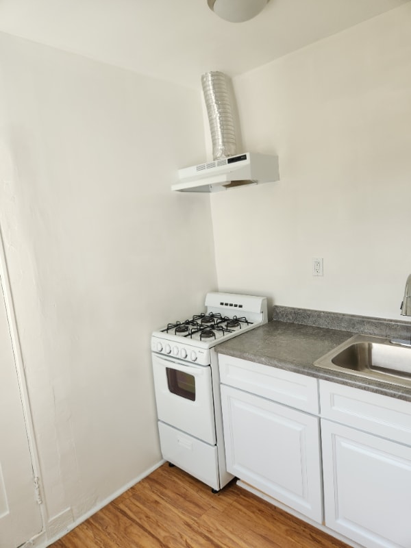 2032 Vista Del Mar Ave in Los Angeles, CA - Building Photo - Building Photo