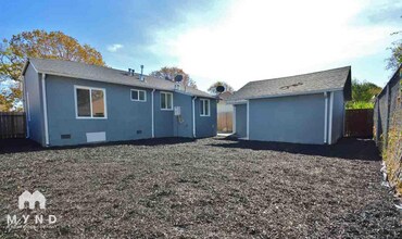 579 El Paseo Dr in Oakland, CA - Foto de edificio - Building Photo