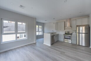 Liberty Plaza Suites in Hawthorne, NY - Building Photo