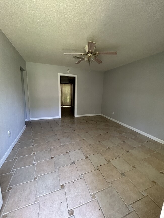 2505 Fortson St in Gulfport, MS - Building Photo - Building Photo