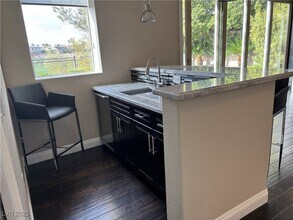 10305 Orkiney Dr in Las Vegas, NV - Building Photo - Building Photo