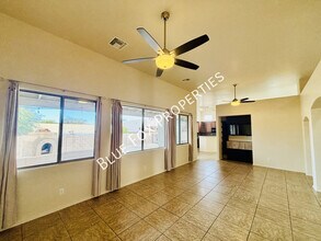 7910 W Little Eagle Ct in Tucson, AZ - Building Photo - Building Photo