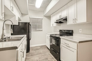 Alderman Park Apartments in Jacksonville, FL - Building Photo