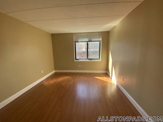 85 Brainerd Rd in Boston, MA - Foto de edificio - Building Photo