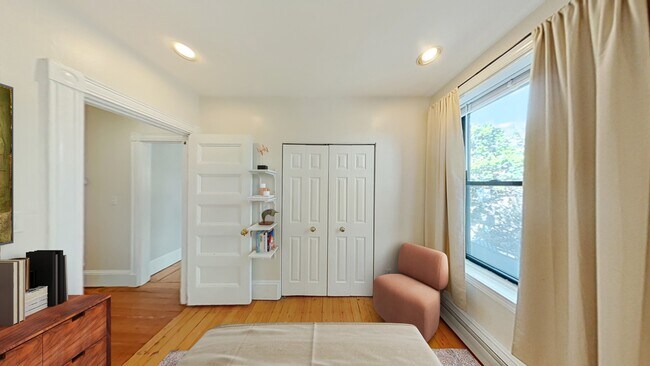 1528 Tremont St, Unit 2 in Boston, MA - Building Photo - Building Photo